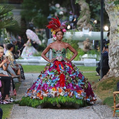 dolce gabbana alta sartoria venezia|naomi campbell dolce and gabbana.